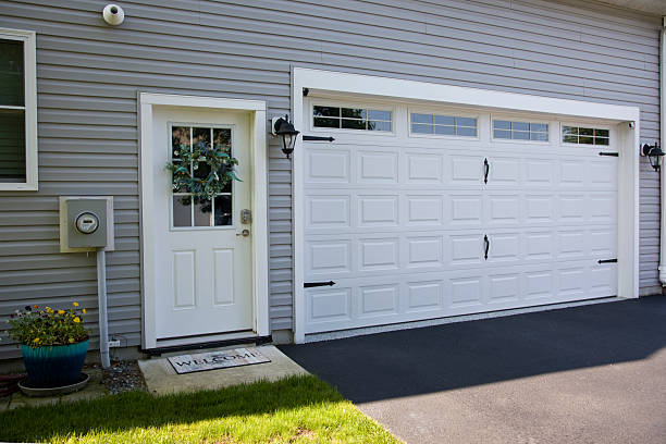 24/7 Emergency Garage Door Panel Replacement experts in Lepanto, AR